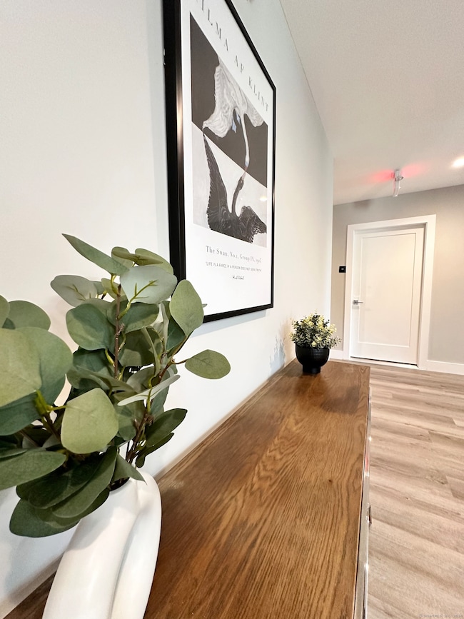 528 Black Rock Turnpike unit 108, Fairfield, CT 06825 - photo 2