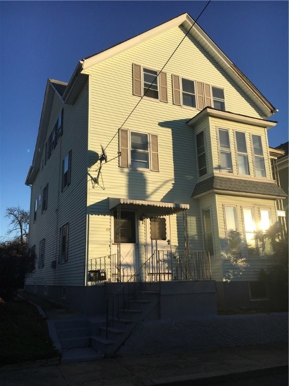 11 Leah St, Providence, RI 02908 - photo 2