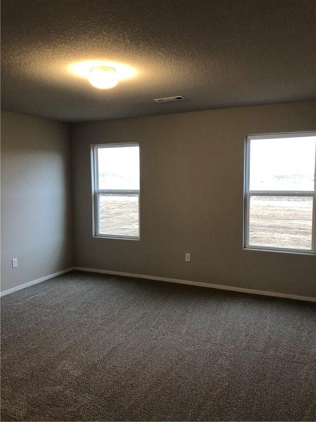 936 Jessica Leigh St, Elkins, AR 72727 - photo 4