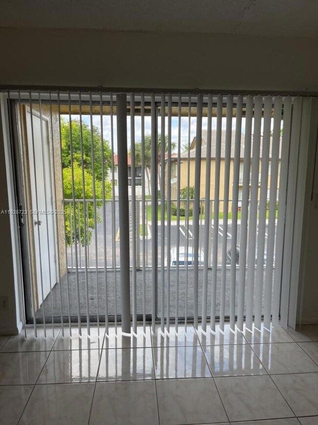 11584 NW 44th St unit 11584, Coral Springs, FL 33065 - photo 6