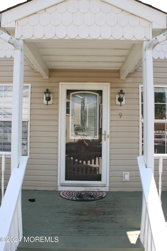 9 Waterview Place, Keansburg, NJ 07734 - photo 2