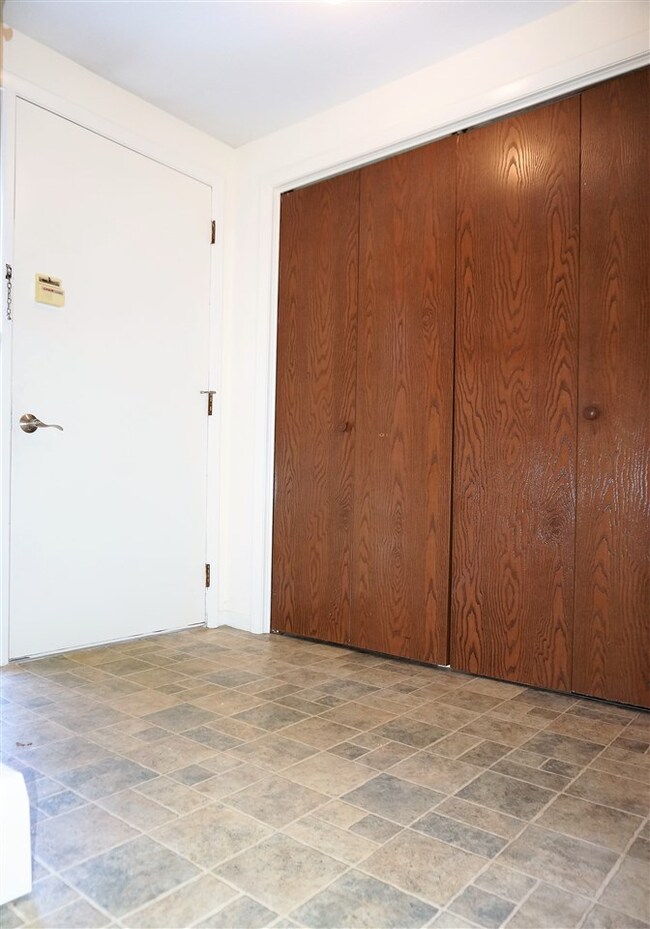 2 Remington Ct, Pembroke, NH 03275 - photo 2