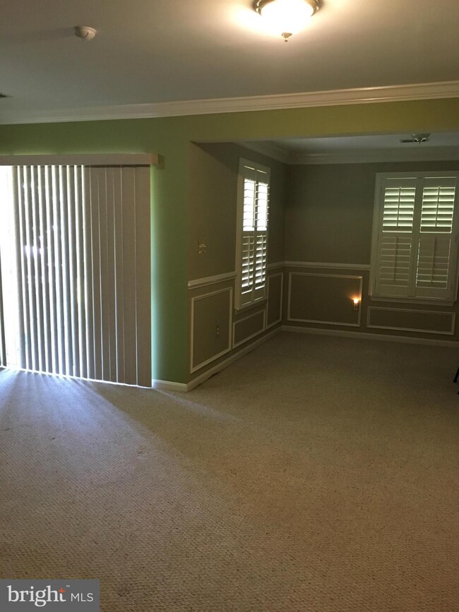 10406 Glen Spring Ln, Bowie, MD 20720 - photo 6