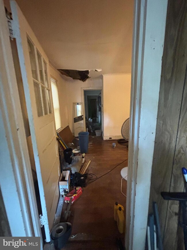 202 Mohican St, Essington, PA 19029 - photo 5