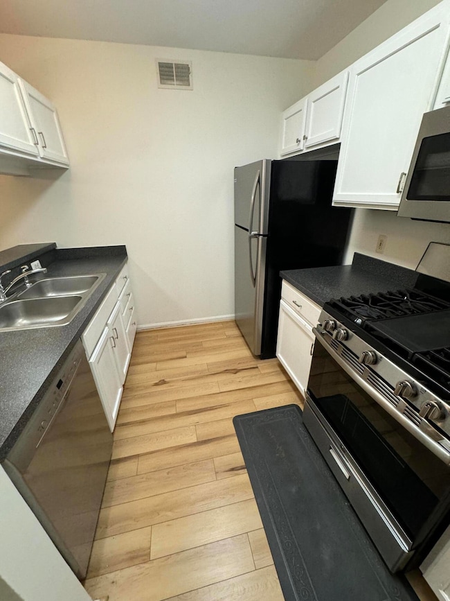 2688 S Knightsbridge Cir unit 28, Ann Arbor, MI 48105 - photo 5