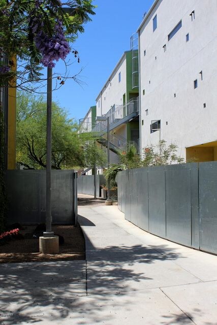 COURTYARD 3