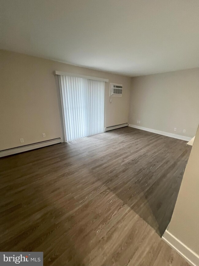 221 Thorn Ln unit 7, Newark, DE 19711 - photo 2