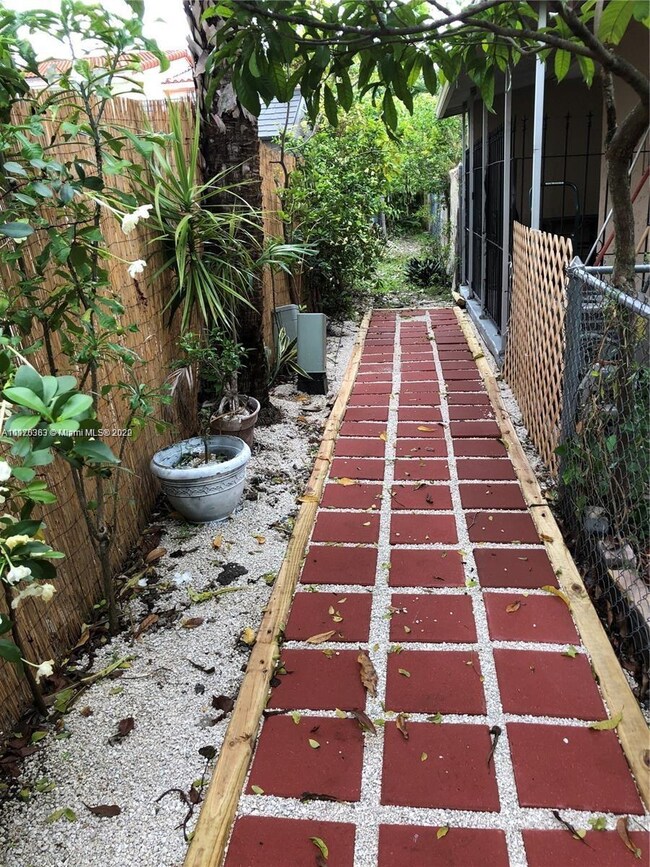 6530 W 2nd Ct unit 1, Hialeah, FL 33012 - photo 3