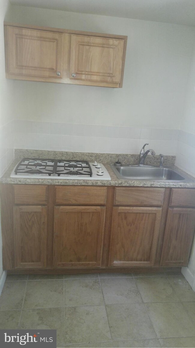 18422 Woodland Dr, Triangle, VA 22172 - photo 4