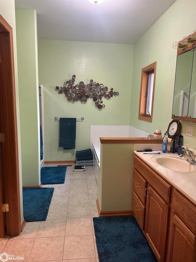 1204 11th St SW, Humboldt, IA 50548 - photo 6