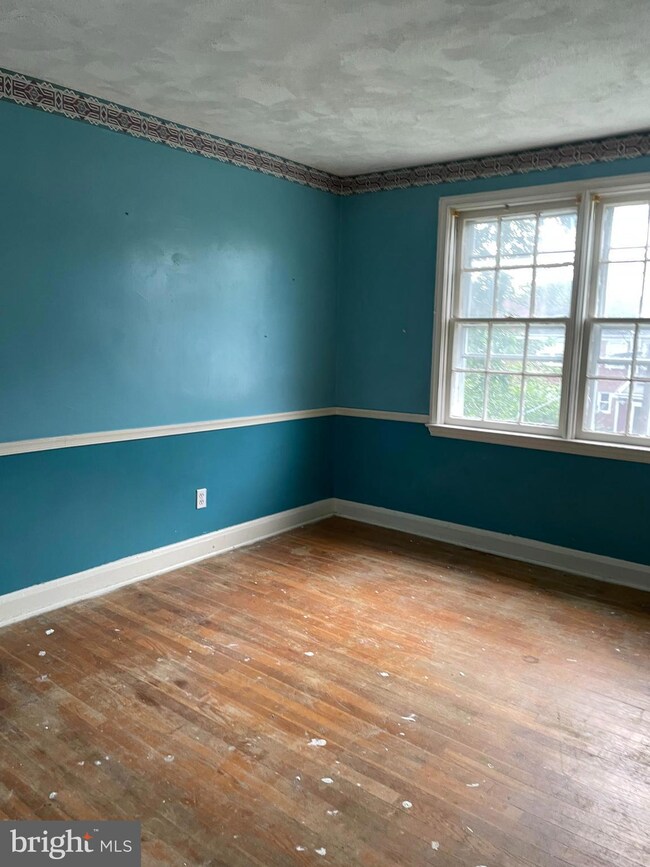 5520 Woodmont Ave, Baltimore, MD 21239 - photo 6