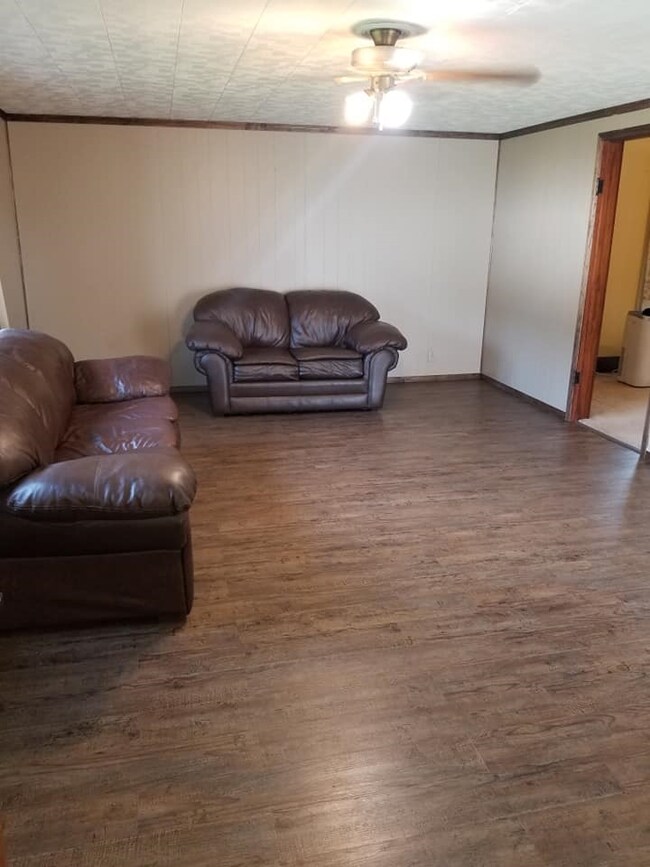 464 S High St, Roanoke, IN 46783 - photo 6