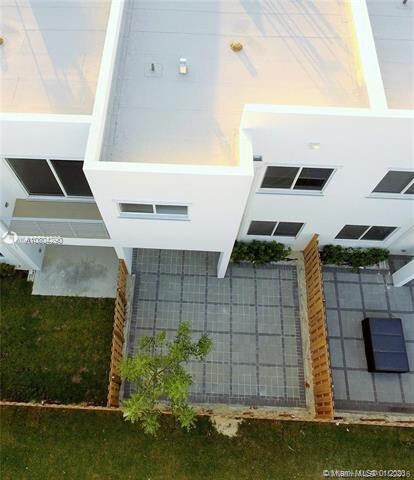 7133 NW 103rd Path unit 7133, Doral, FL 33178 - photo 3