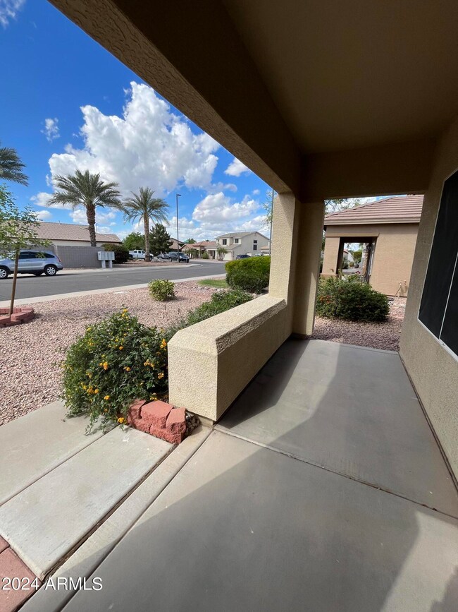 3567 S Joshua Tree Ln, Gilbert, AZ 85297 - photo 3