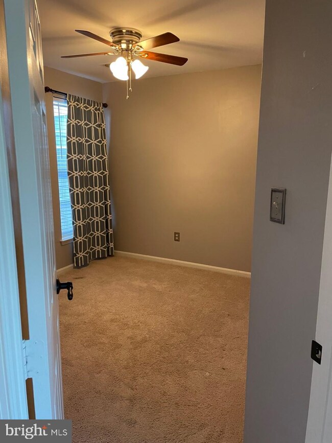 20468 Cool Fern Square, Ashburn, VA 20147 - photo 3