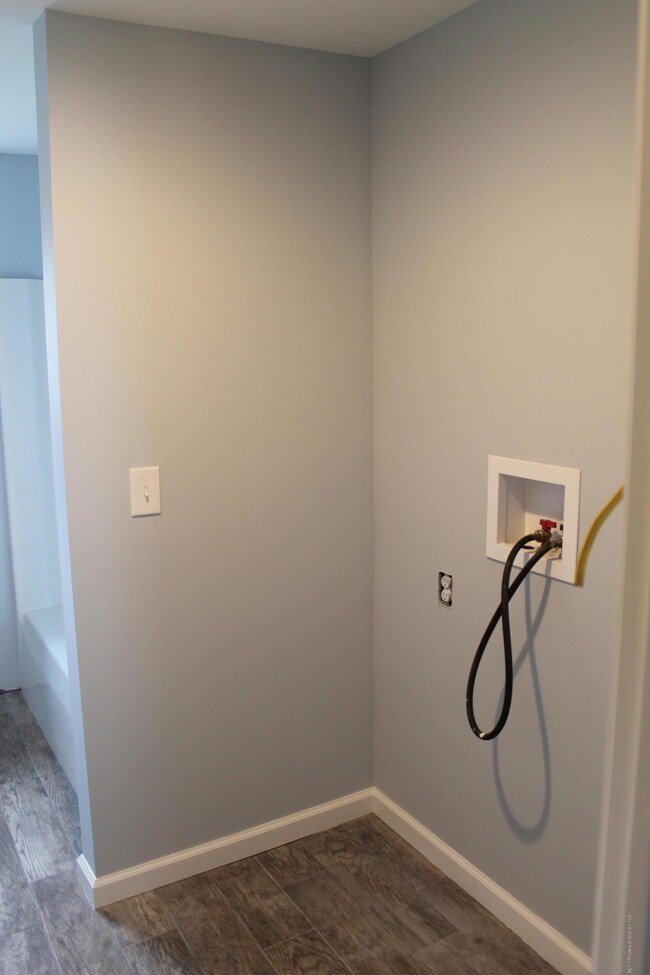 1107 E Filbert St, Archbald, PA 18403 - photo 4