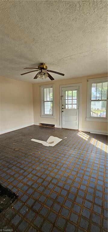 619 Thomas St, Reidsville, NC 27320 - photo 2