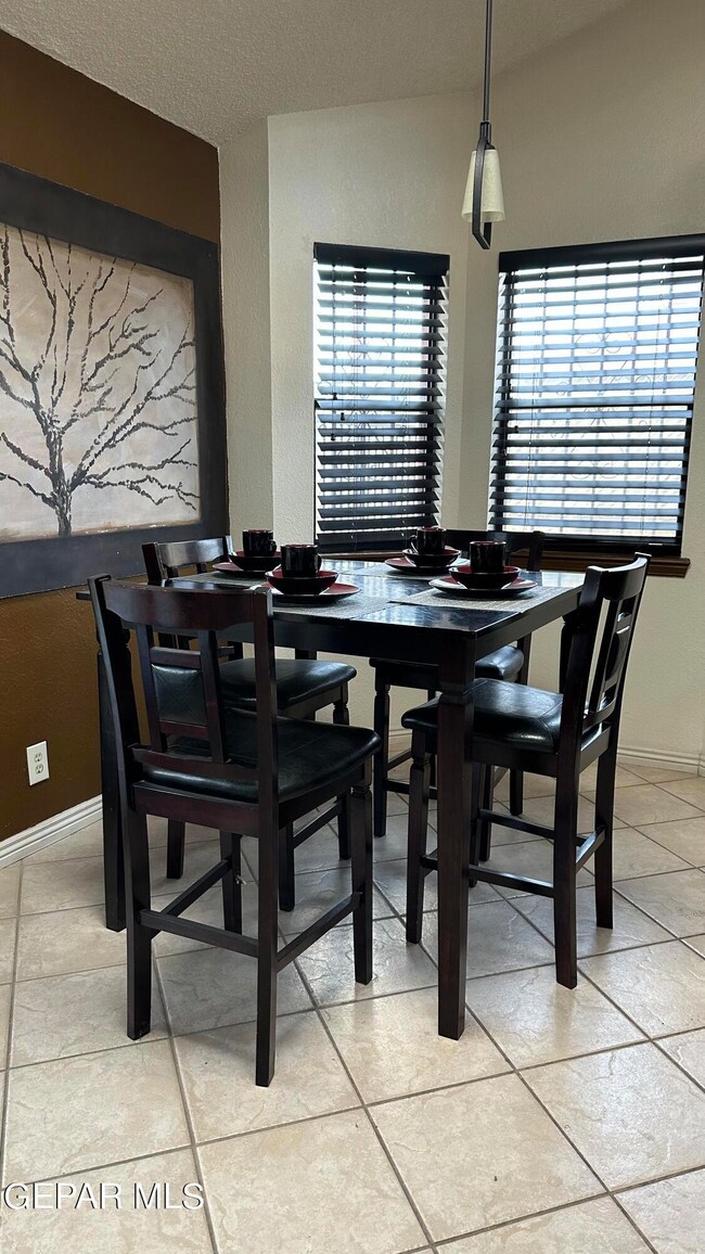 2BBD8CF3-BB9A-41A9-A61B-6370B23C3BB9