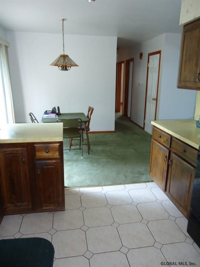 10 Turnstile Dr, Albany, NY 12203 - photo 4