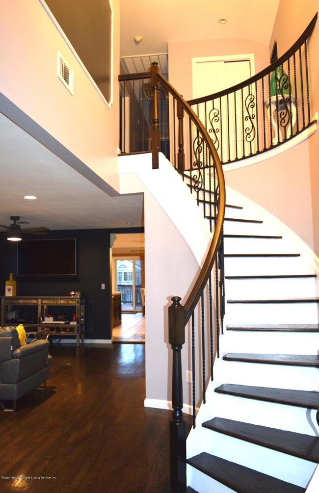 79 Churchill Ave, Staten Island, NY 10309 - photo 3