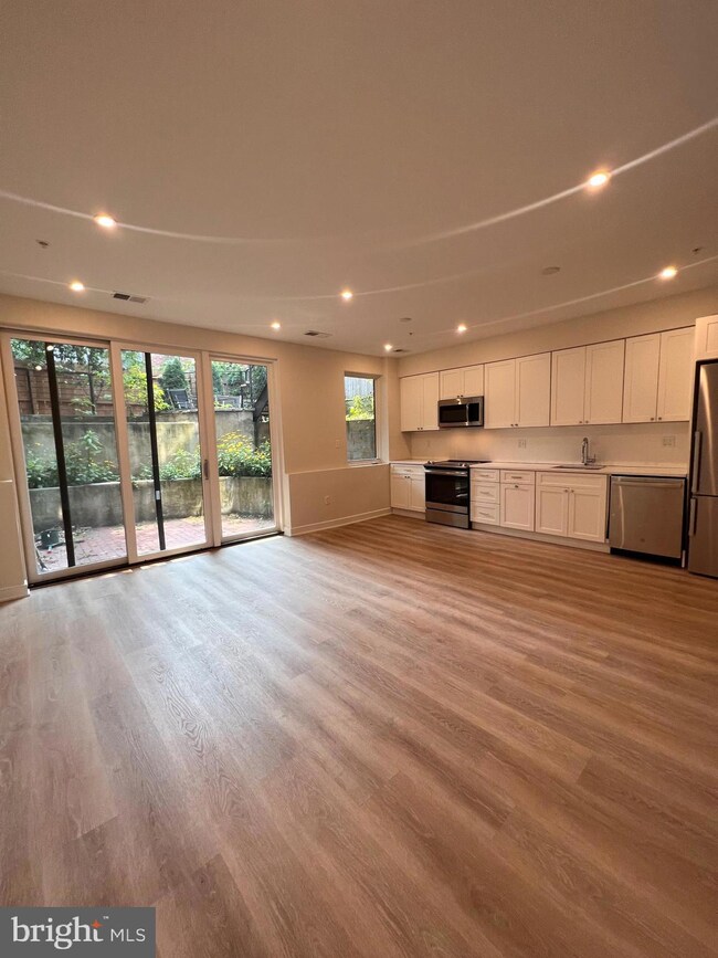 3032 Q St NW unit B, Washington, DC 20007 - photo 7