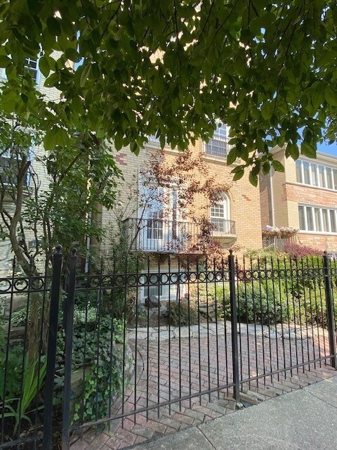 6216 N Richmond St, Chicago, IL 60659 - photo 5