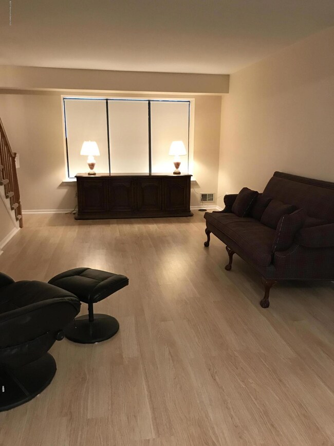 10 Honeysuckle Way