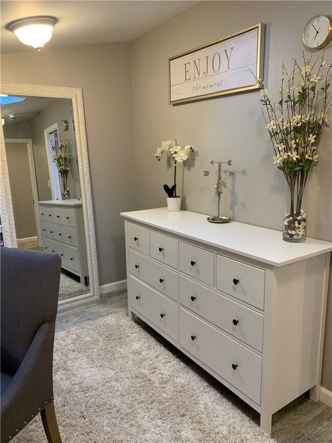 22041 Viscanio Rd, Woodland Hills, CA 91364 - photo 3