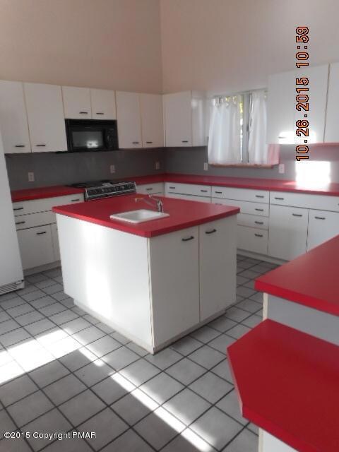 170 Fairview Ave, Wind Gap, PA 18091 - photo 4