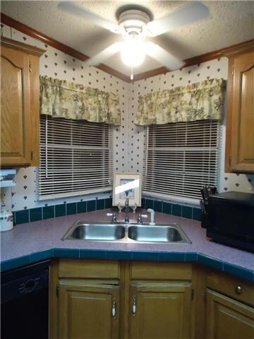 254 N Waite St, Manchester, TN 37355 - photo 6