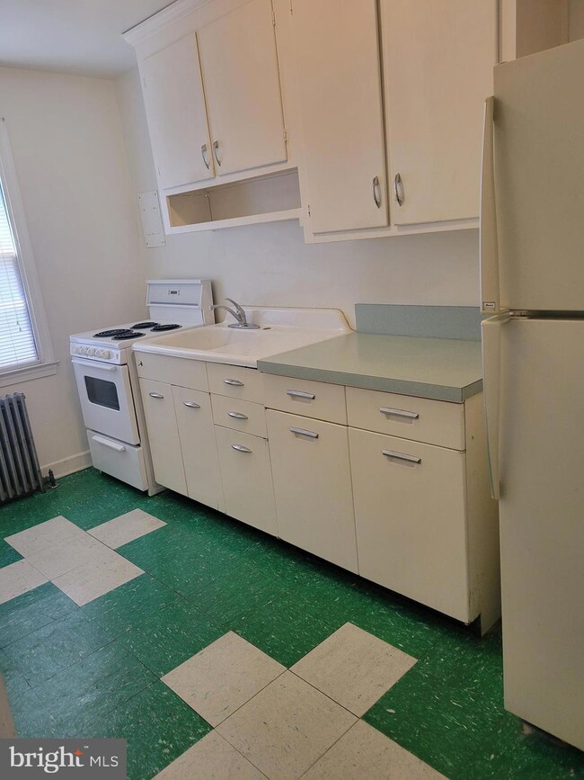 802 Elkton Rd unit D, Newark, DE 19711 - photo 6