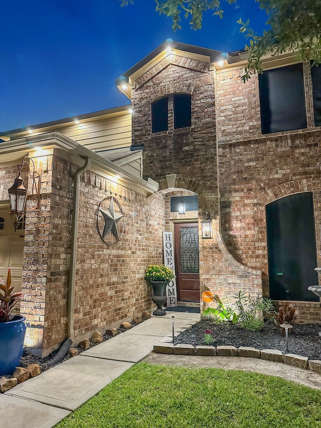 Look at those beautiful soffit lights