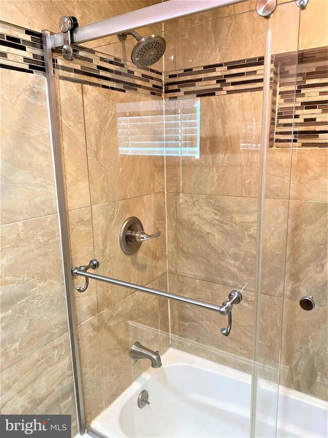 308 Cedarleaf Ave, Capitol Heights, MD 20743 - photo 7