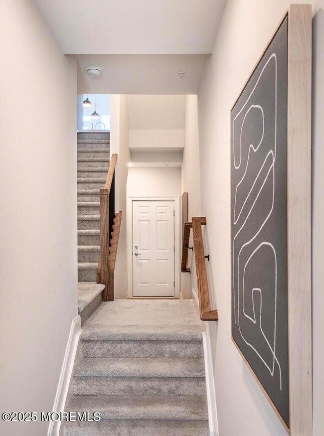110 SUNSET ENTRYWAY