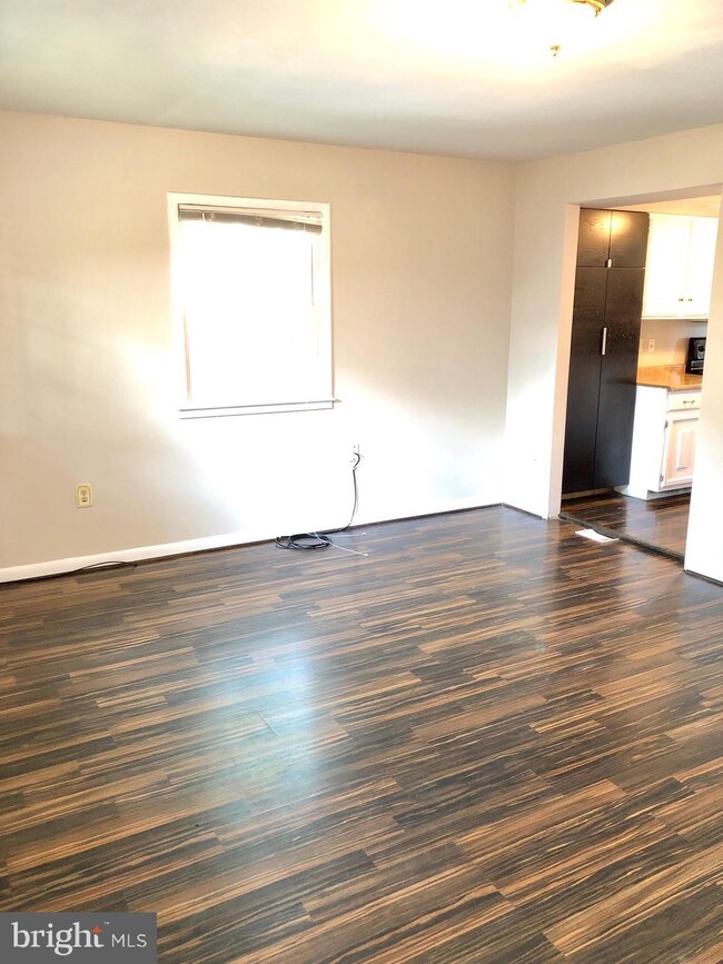 2242 Fort Pickens Ct unit A, Dumfries, VA 22026 - photo 2