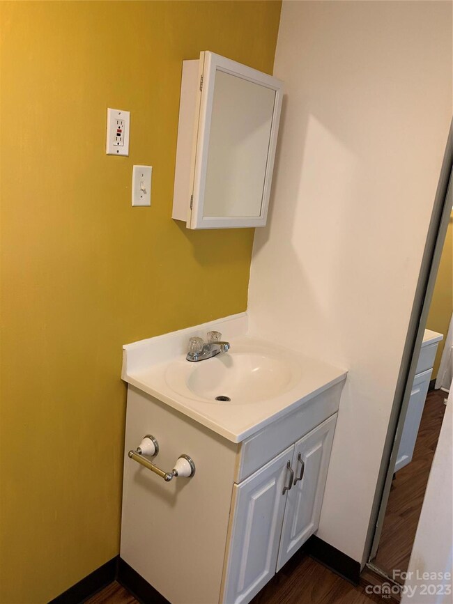 544 N Center St unit D, Statesville, NC 28677 - photo 4