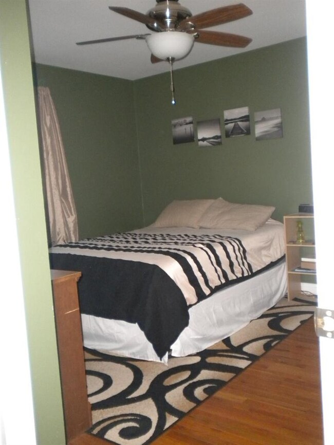 301 Magnolia Dr, Crown Point, IN 46307 - photo 4