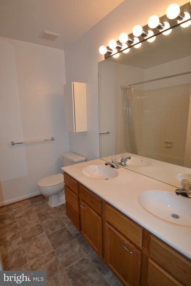 11193 Rienzi Place unit 204, Manassas, VA 20109 - photo 5