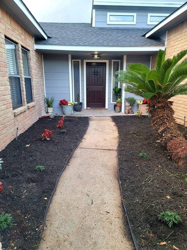 8607 Chestnut Forest Dr, Houston, TX 77088 - photo 4