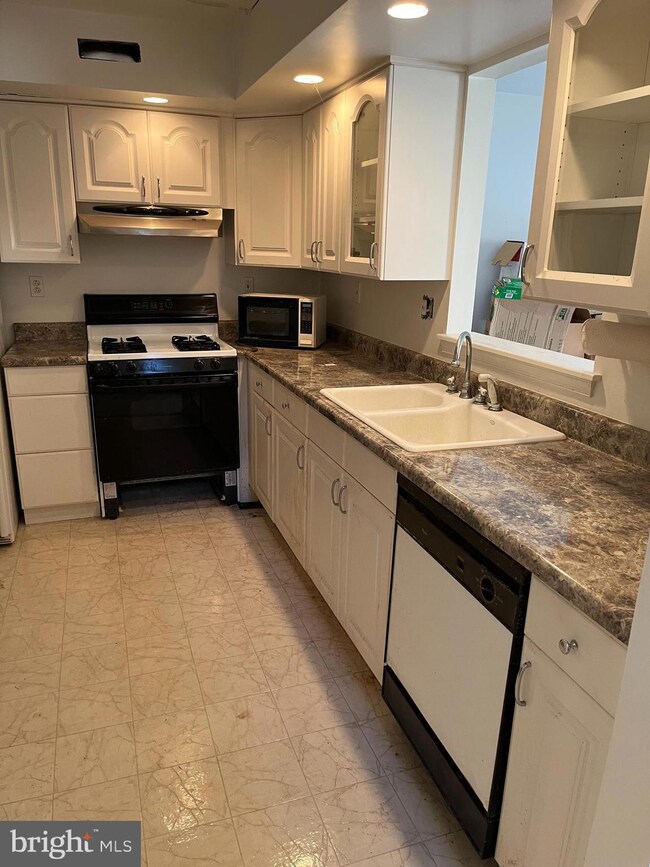 19 Adams Ave, Berlin, NJ 08009 - photo 2