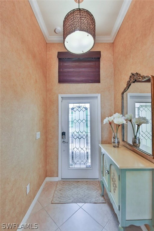 Foyer as you come in the front door