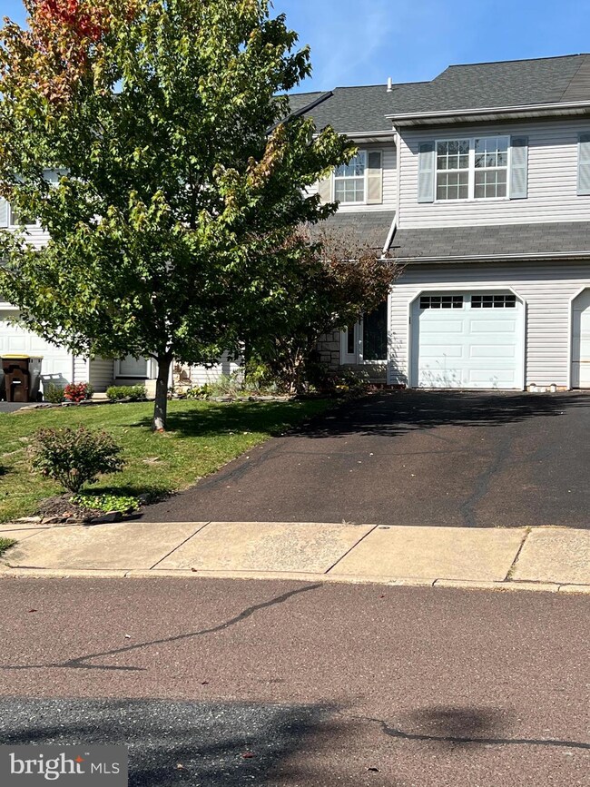 8 Deer Run Rd, Perkasie, PA 18944 - photo 2