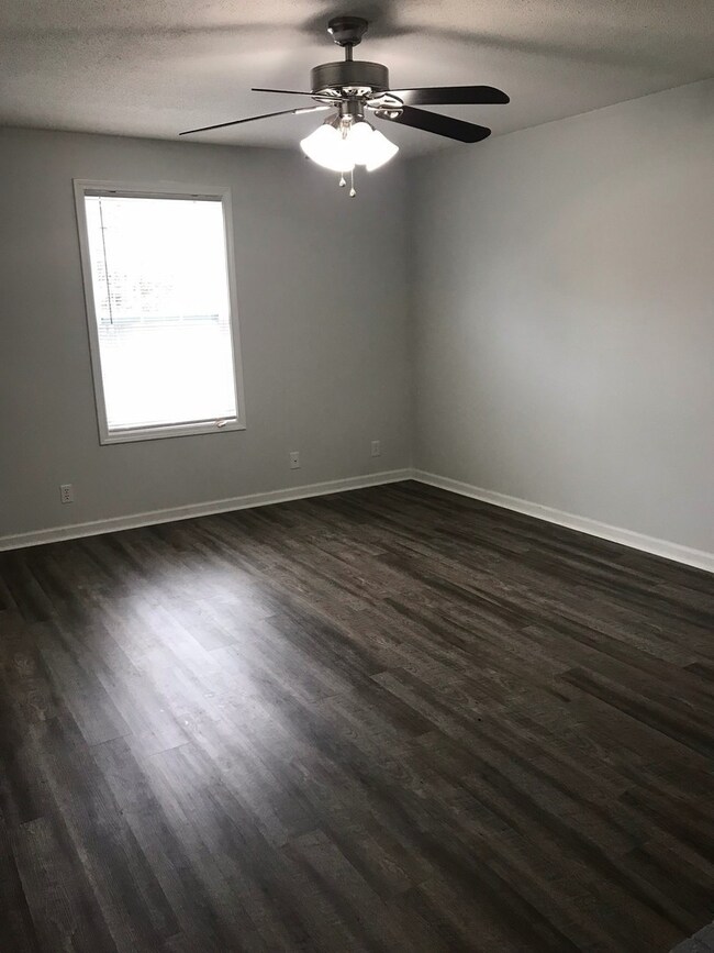 1661 Baltimore Dr unit A, Clarksville, TN 37043 - photo 4