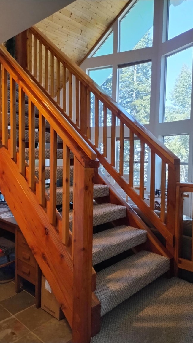 4-Stairs with great room behind from ent