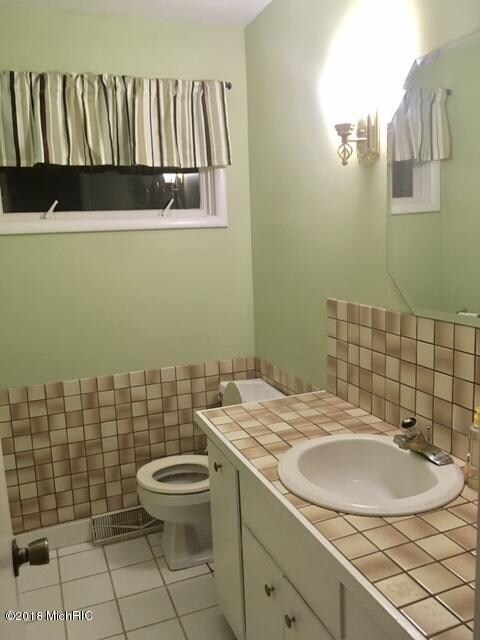 1737 Batchawana St SE, Grand Rapids, MI 49508 - photo 3