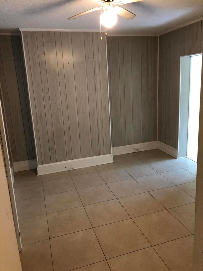 1604 Cherry St unit 2, Jacksonville, FL 32205 - photo 6