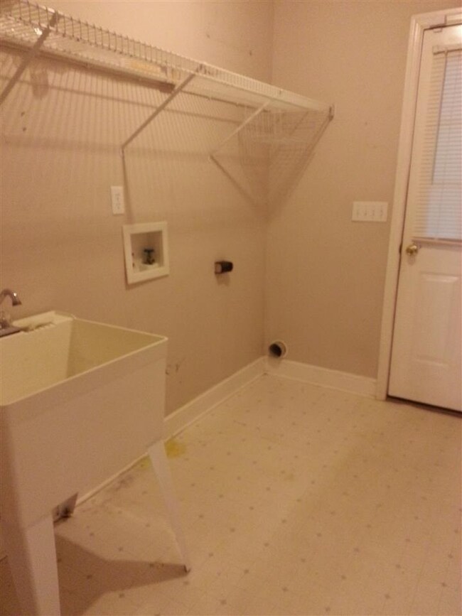 301 Twelve Oaks Dr, Warner Robins, GA 31088 - photo 3