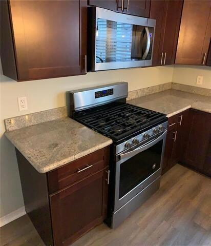 KITCHEN, GRANITE COUNTER TOPS