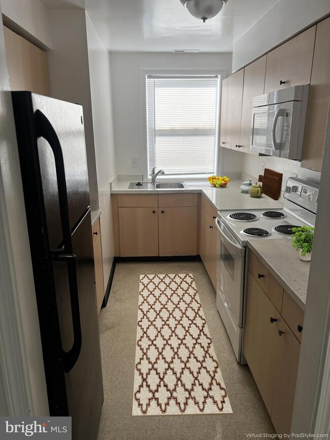 330 37th St SE unit 201, Washington, DC 20019 - photo 5