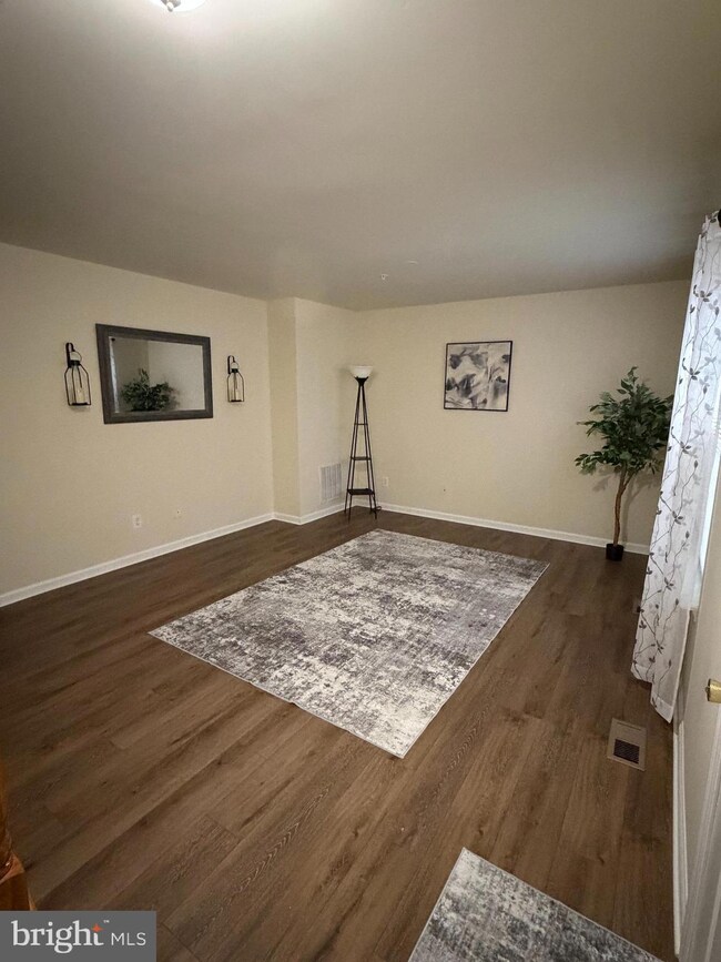 305 Center Deen Ave, Aberdeen, MD 21001 - photo 2